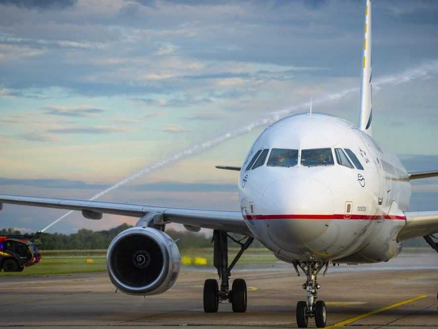 Na snímke prílet lietadla počas inaugurácie 1. letu do Atén s leteckou spoločnosťou Aegean Airlines na letisku M. R. Štefánika.