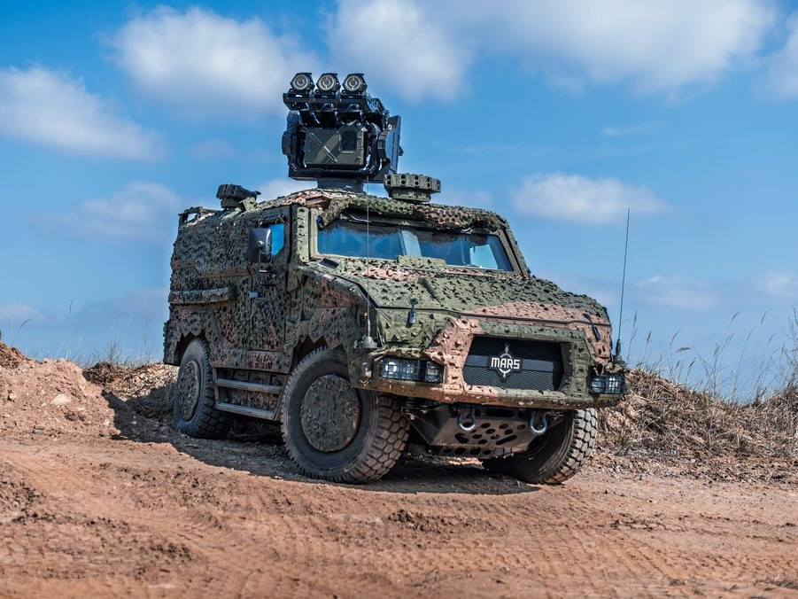 Obrnené vozidlo MARS s integrovaným systémom protivzdušnej obrany RBS 70 NG.