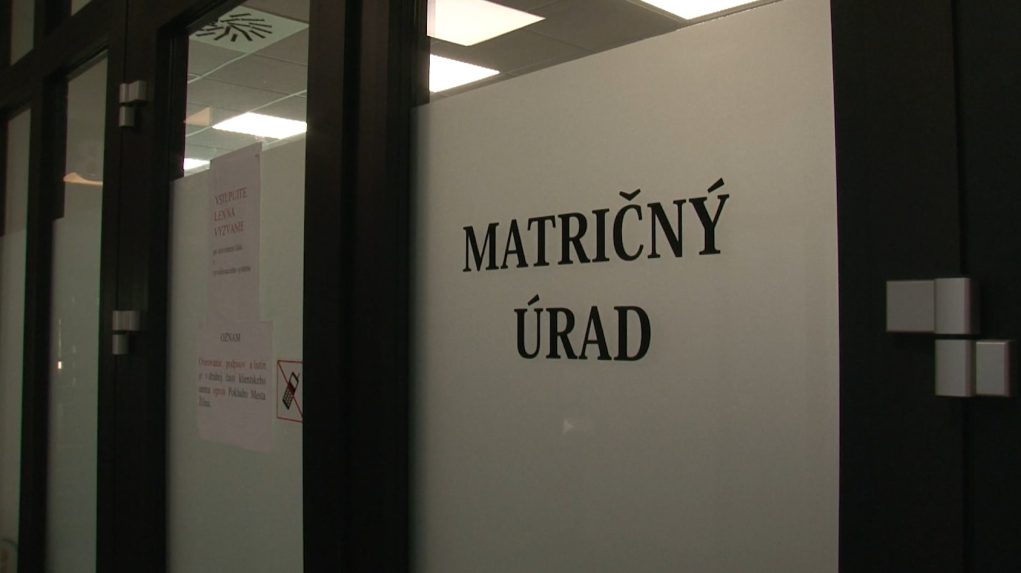 Rezort vnútra chce uľahčiť ženám žiadosť o zmenu priezviska bez prechyľovania