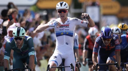 Belgický cyklista Tim Merlier zvíťazil v deviatej etape.