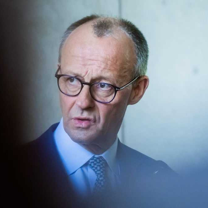Nemecký kancelár Merz kritizuje Slovensko za blokovanie sankcií proti Rusku, Trumpa žiada o podporu Ukrajiny