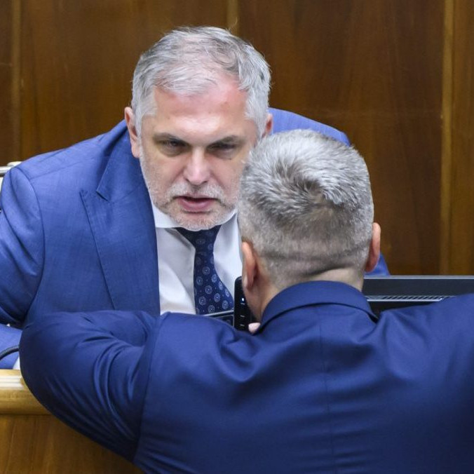 SNS navrhuje vznik Národného mediálneho úradu, kontrolu by mal nad sociálnymi sieťami. Odborníkom sa nápad nepozdáva