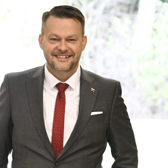 Ďalšie milióny z eurofondov v ohrození: Minister Migaľ stopol výzvu na digitálnu transformáciu, podľa PS protizákonne