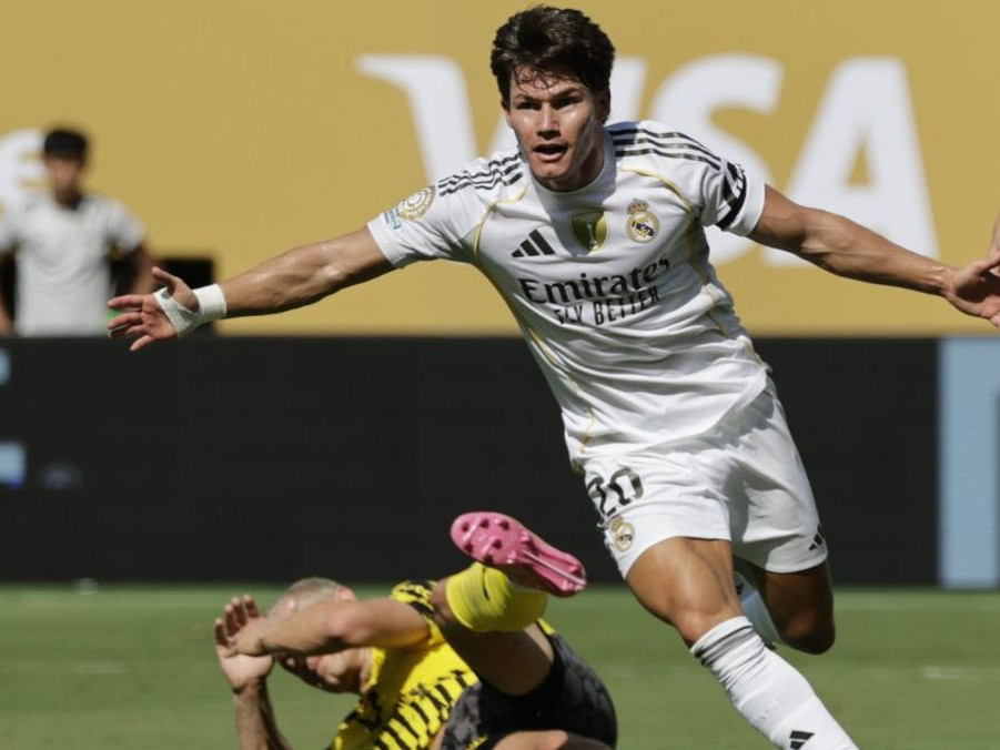 Fran Garcia oslavoval gól proti Dortmundu počas štvrťfinále.