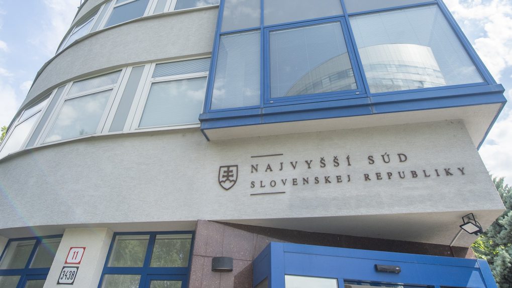 Kauza vynášania informácií mafii: Expolicajta Bakoša Najvyšší súd odsúdil za korupciu, dostal podmienku