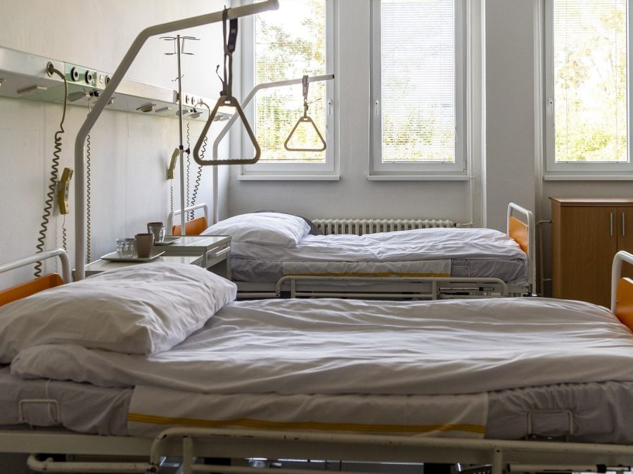 Na snímke je izba v nemocnici.