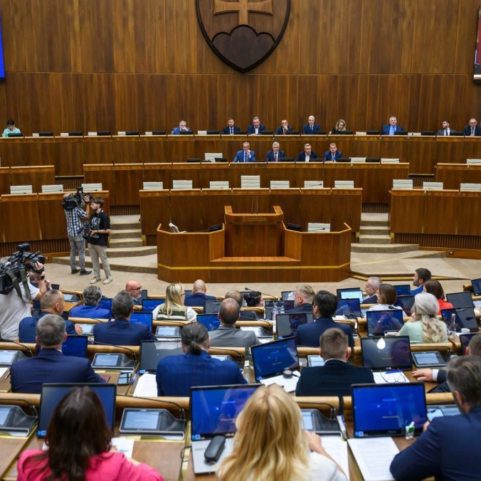 Zákon politickým stranám neprikazuje uvádzať, ako využívajú peniaze od štátu. Rezort vnútra by to chcel zmeniť
