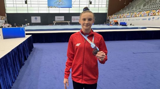 Gymnastka Nela Ostrihoňová.