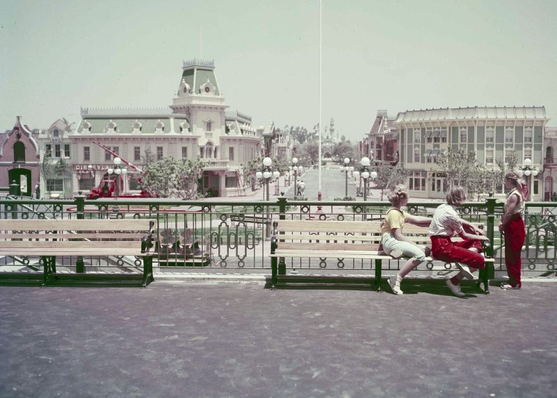 FOTO/VIDEO: Sen Walta Disneyho žije už 70 rokov. Legendárny zábavný park Disneyland v Los Angeles oslavuje jubileum