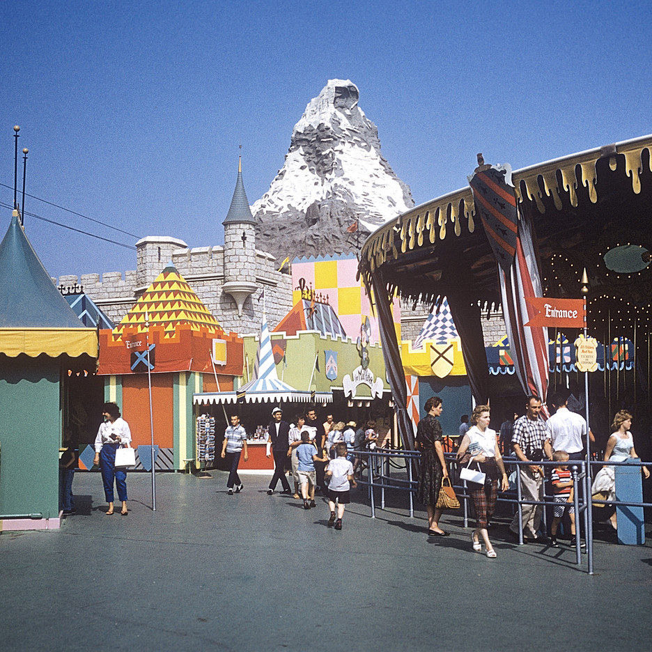 FOTO/VIDEO: Sen Walta Disneyho žije už 70 rokov. Legendárny zábavný park Disneyland v Los Angeles oslavuje jubileum