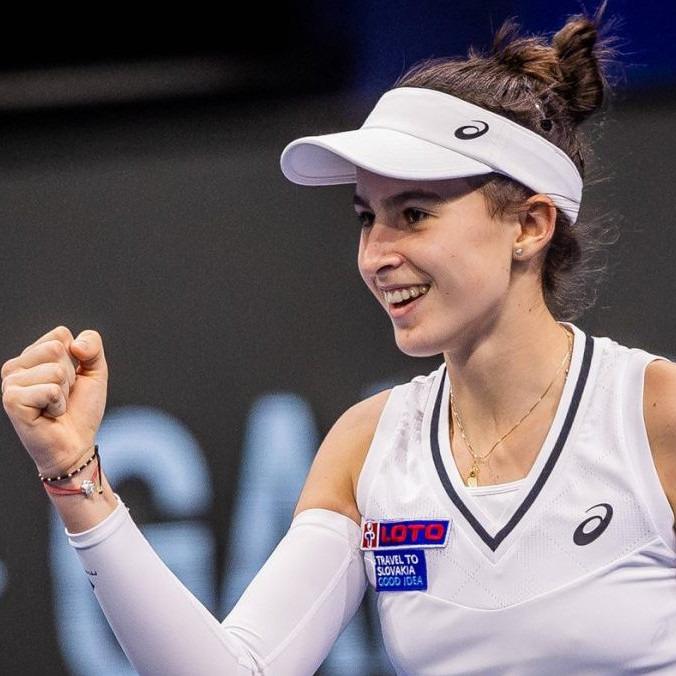 Pohánková postúpila na Wimbledone už do štvrťfinále dvojhry junioriek. Vo štvorhre sa do rovnakej fázy turnaja dostala Šupová