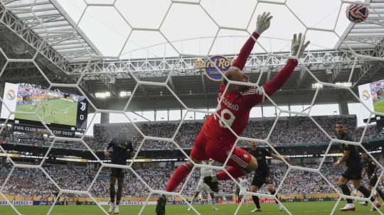 Brankár Juventusu počas zápasu proti Realu Madrid.