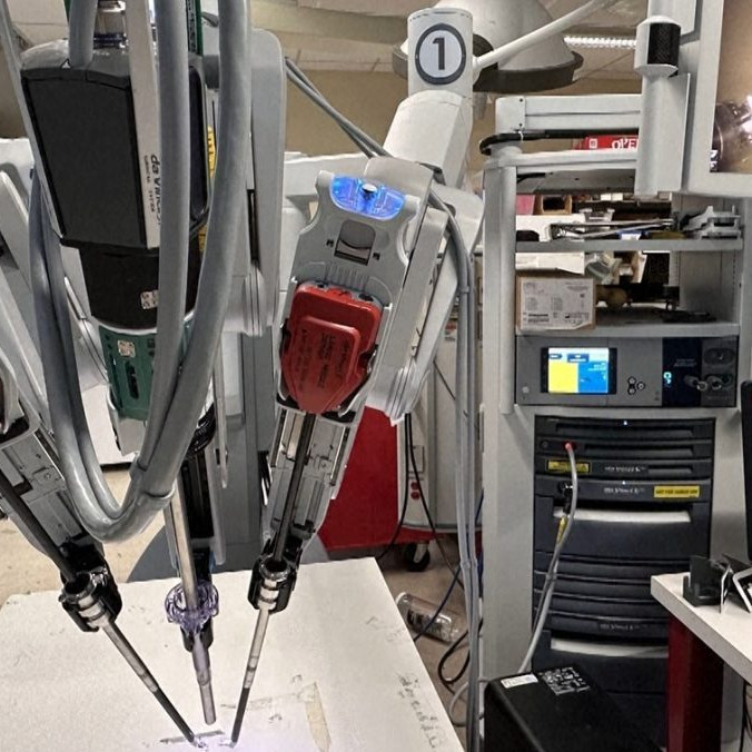 Všetko sa to naučil z videa chirurgov: Robot s AI predviedol operáciu so 100-percentnou presnosťou