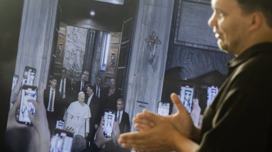 Fotiť sa nechystal, vo Vatikáne nakoniec zachytil najlepšiu snímku roka. Poznáme víťaza Slovak Press Photo
