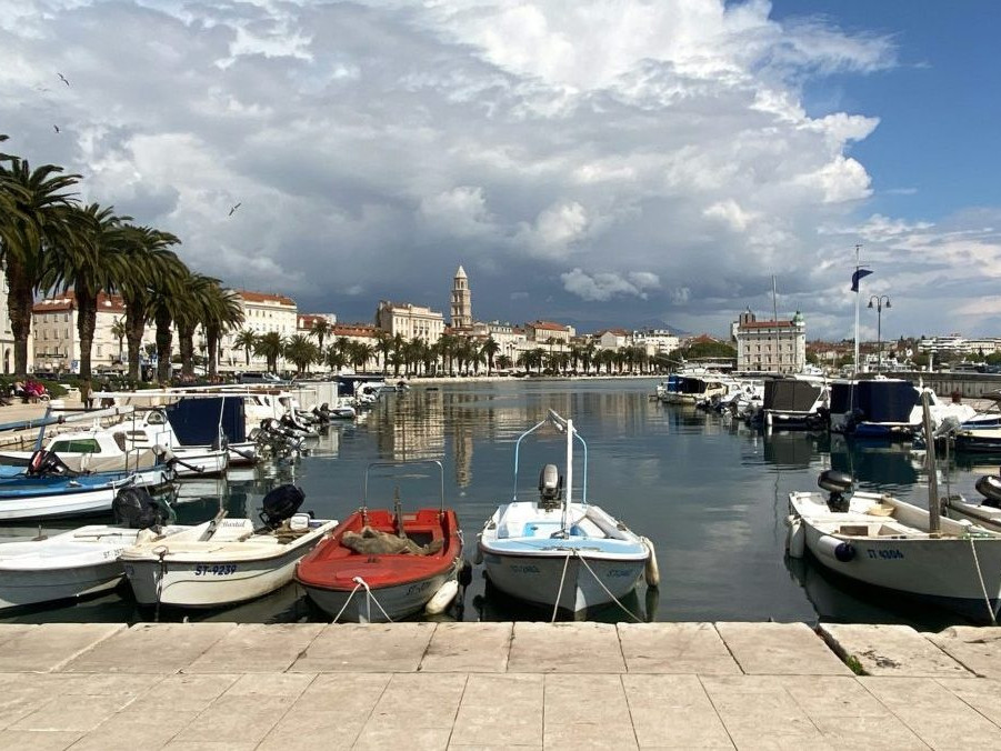 Na snímke je prístav v chorvátskom meste Split.