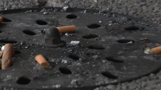 Slovenské mestá a obce vyzývajú štát na boj s cigaretovými ohorkami. T. Taraba tvrdí, že na riešení problému pracuje