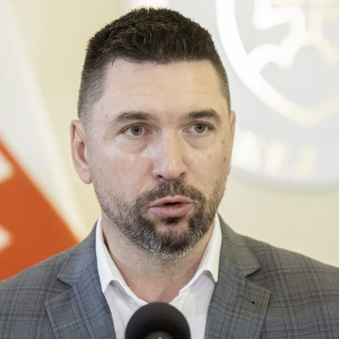 Poľnohospodári môžu požiadať o finančnú podporu na poistné či poradenstvo. Rezort pôdohospodárstva spustil výzvy