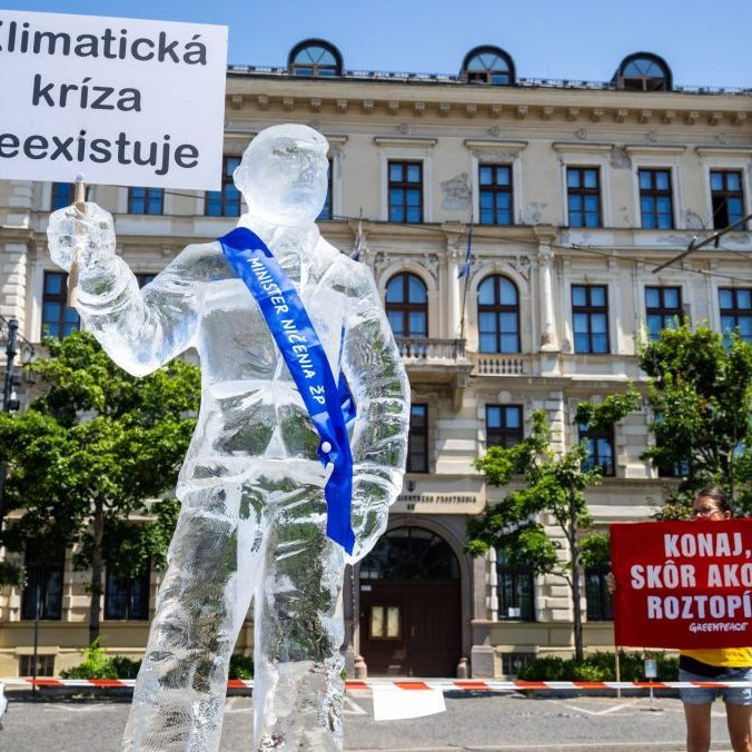 Greenpeace vyzýva T. Tarabu, aby začal riešiť klimatickú krízu. Minister odkázal, že Slovensko ju nespôsobilo