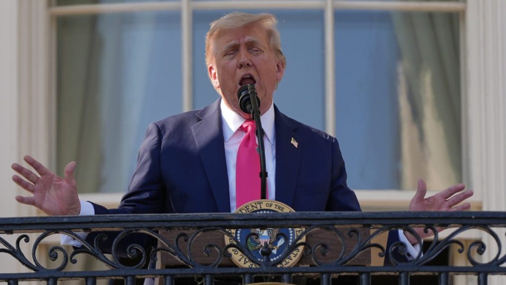 Trump: Spojené štáty pošlú zbrane na Ukrajinu prostredníctvom NATO, k Rusku spravím zásadné vyhlásenie