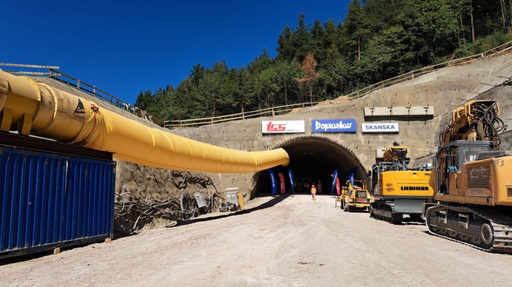 Železničiari začínajú s razením kľúčového tunela Španí Háj. Je súčasťou modernizácie úseku Poprad – Tatry – Vydrník