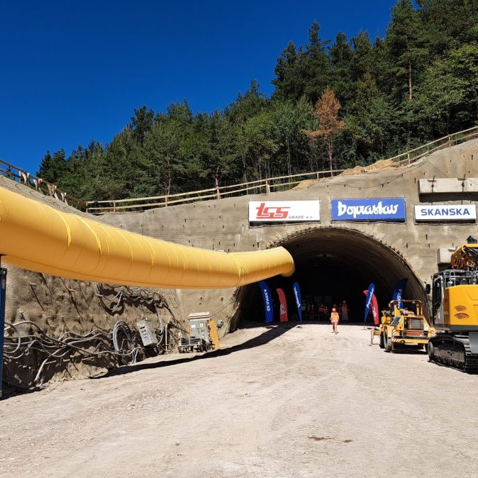 Železničiari začínajú s razením kľúčového tunela Španí Háj. Je súčasťou modernizácie úseku Poprad – Tatry – Vydrník