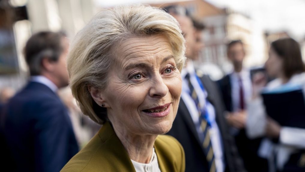 Šéfka EK Ursula von der Leyenová odsúdila návrh na jej odvolanie, odmieta pochybenia počas pandémie covidu