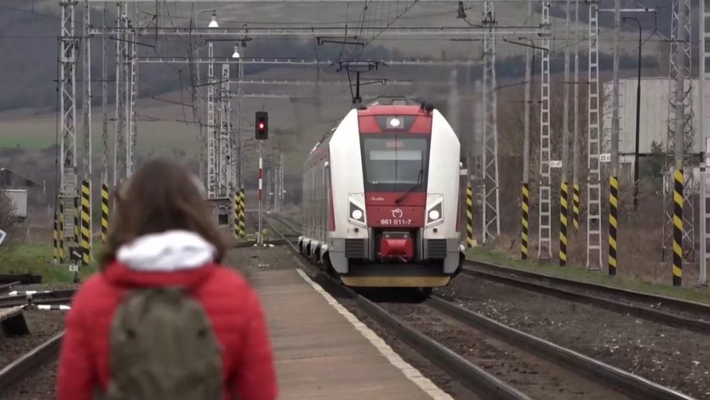 V okolí Prešova už mali premávať moderné vlaky. Napriek prísľubom sa ľudia musia uspokojiť s náhradnými súpravami