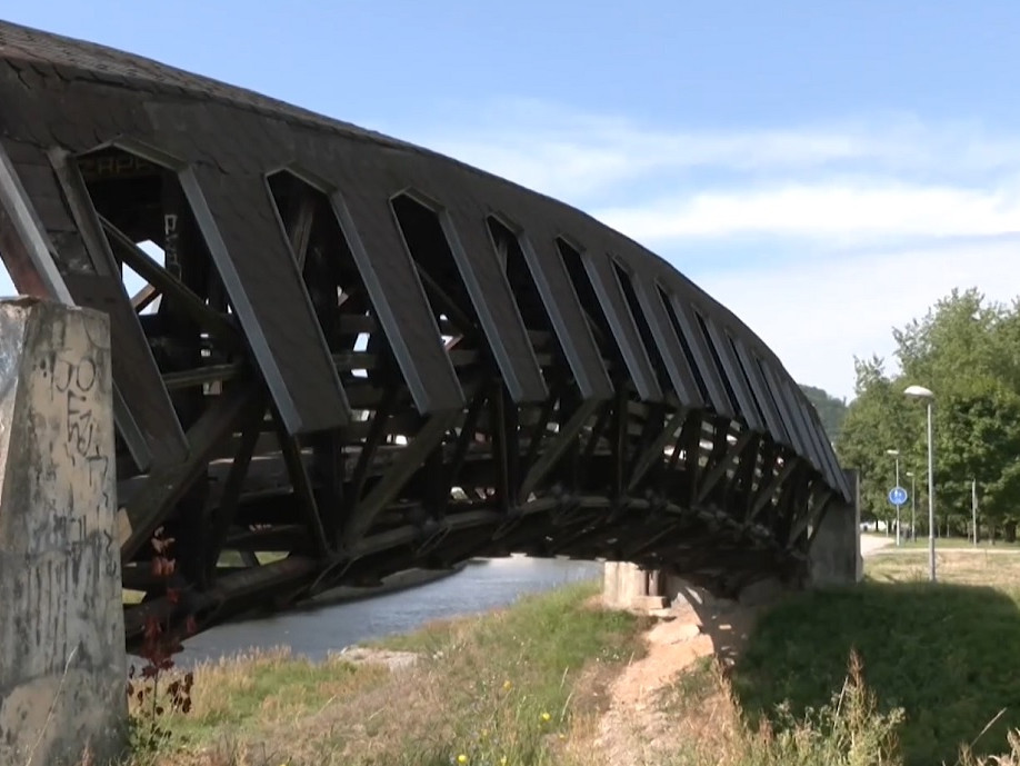 Drevený most vo Zvolene