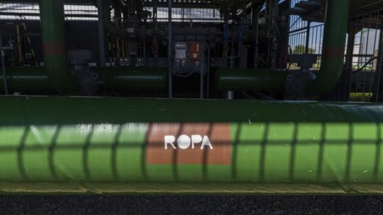 Vyústenie ropovodu Družba v rafinérii Slovnaft v Bratislave.