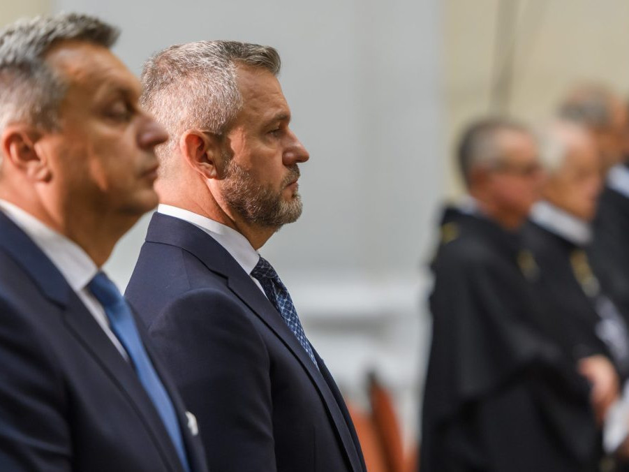Zľava šéf SNS Andrej Danko a prezident Peter Pellegrini.