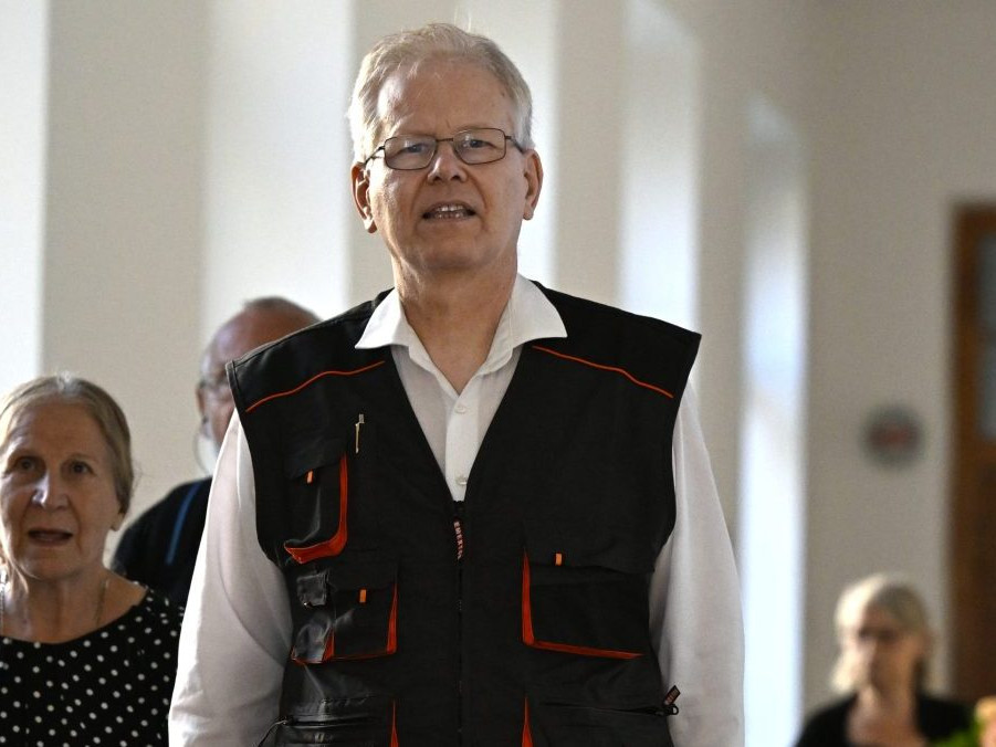 Na snímke lekár Ptere Lipták.