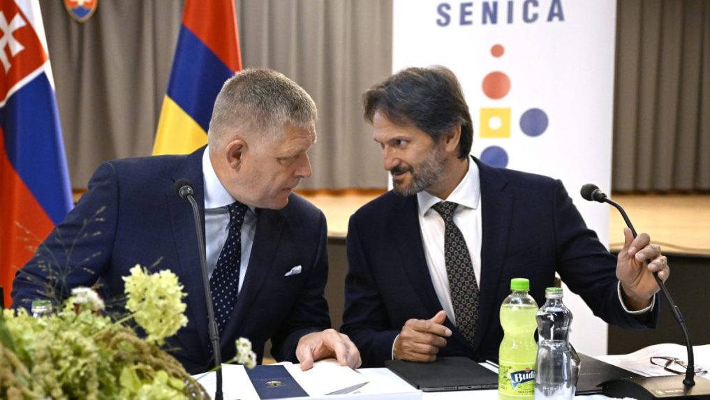 Sprava minister obrany Robert Kaliňák a premiér Robert Fico.