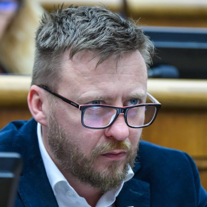 Splnomocnenec vlády Peter Kotlár.
