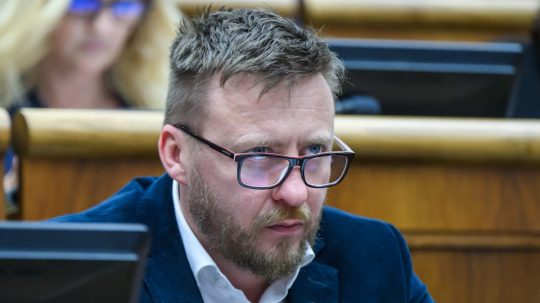 Splnomocnenec vlády Peter Kotlár.