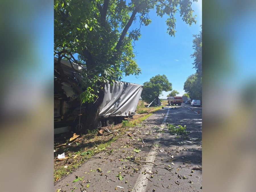 Nehoda kamiónu v Dolnom Bare.