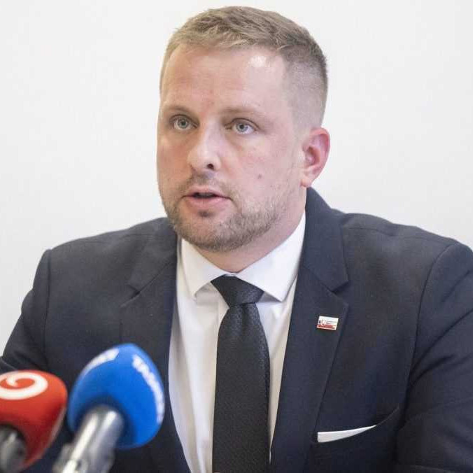 Na snímke minister Kamil Šaško (Hlas-SD) počas tlačovej konferencie 5. novembra.