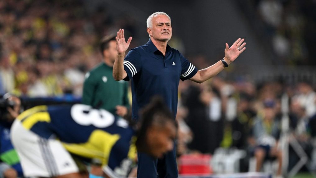 Tréner Jose Mourinho z Fenerbahce Istanbul.