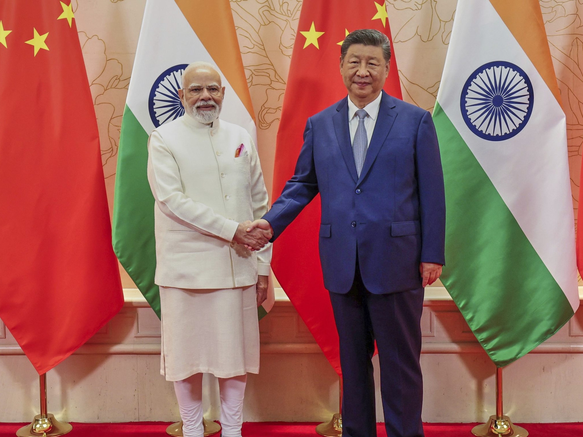 Čínsky prezident Si Ťin-pching a indický premiér Naréndra Módí.