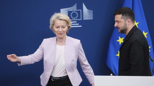 Ursula von der Leyenová a Volodymyr Zelenskyj