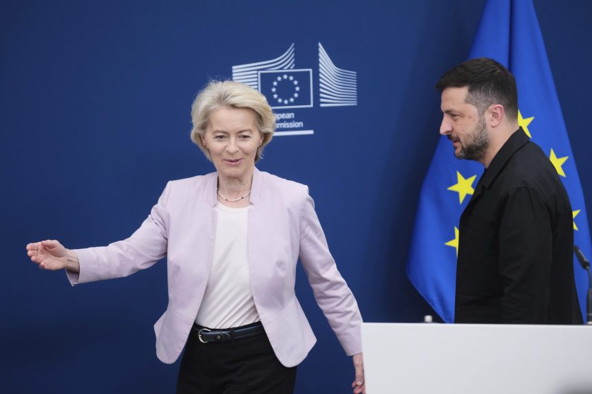 Ursula von der Leyenová a Volodymyr Zelenskyj