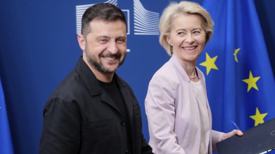 Ursula von der Leyenová a Volodymyr Zelenskyj