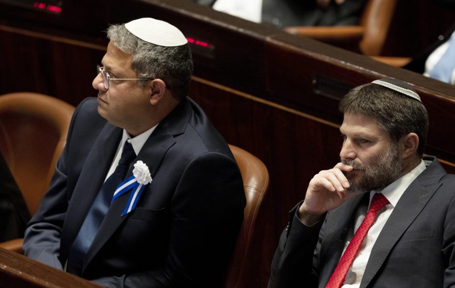 Minister národnej bezpečnosti Itamar Ben Gvir (vľavo)