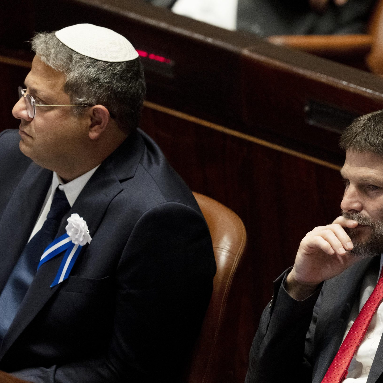 Minister národnej bezpečnosti Itamar Ben Gvir (vľavo)