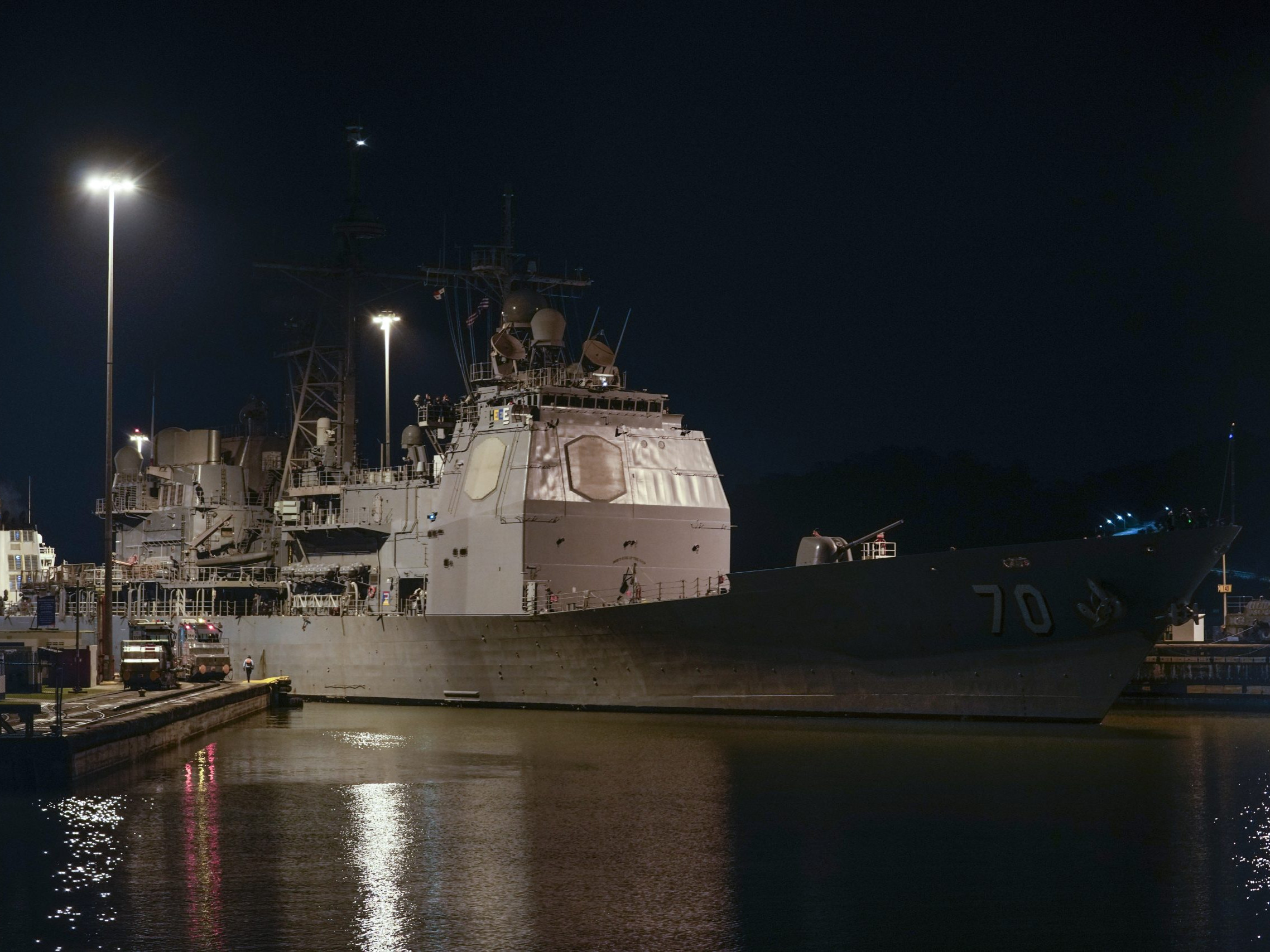 Americký krížnik USS Lake Erie