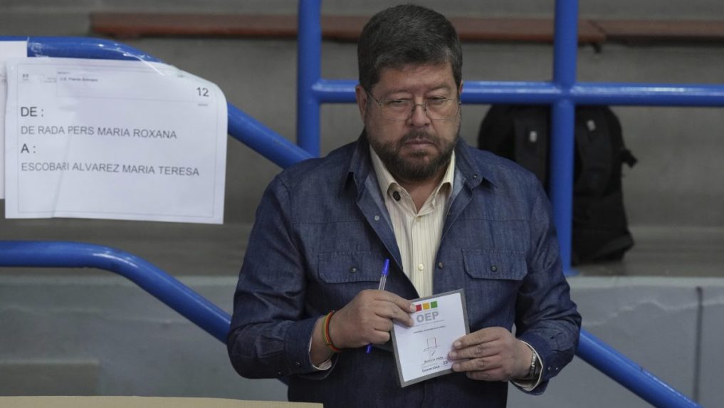 Na snímke Samuel Doria Medina.