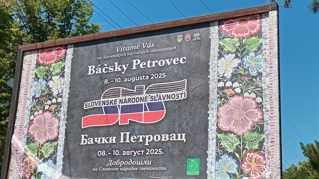 Na snímke reklamný bilbord informujúci o Slovenských národných slávnostiach v Báčskom Petrovci pri Novom Sade.