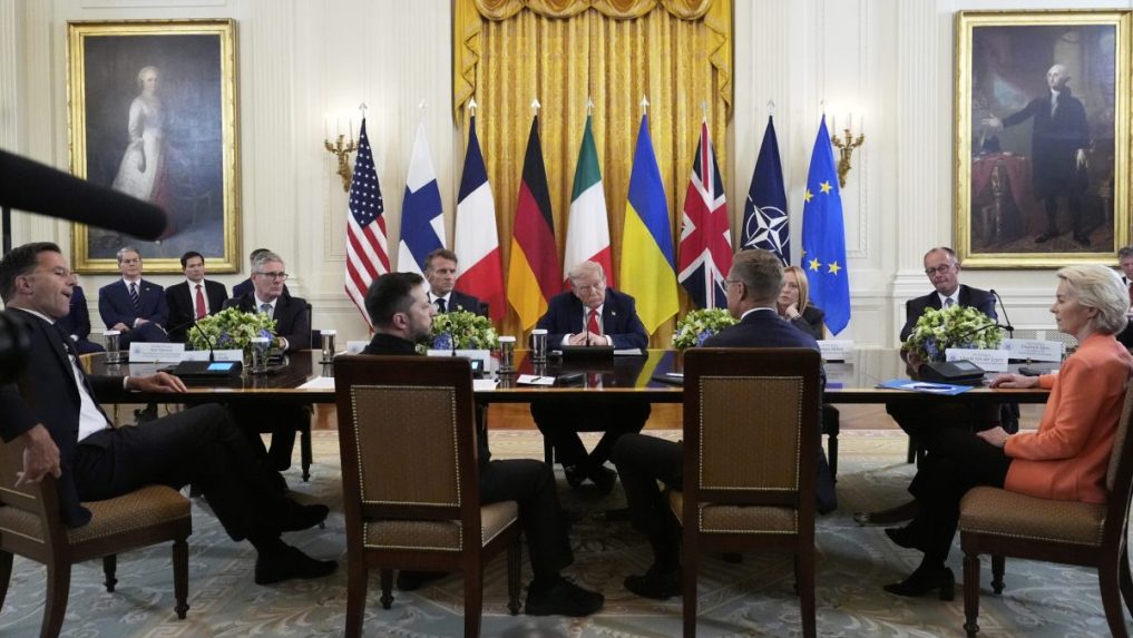Donald Trump rokoval s Volodymyrom Zelenským, európskymi lídrami a predstaviteľmi EÚ a NATO.