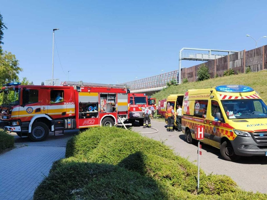 S požiarom bojovalo sedem kusov techniky a 22 hasičov.