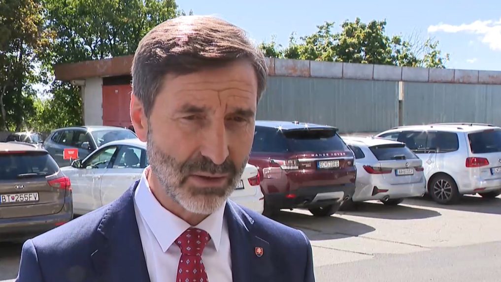 Šéf diplomacie Juraj Blanár (Smer-SD).
