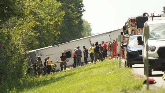 V USA havaroval autobus s turistami vracajúcimi sa z Niagarských vodopádov. Zomrelo najmenej päť ľudí